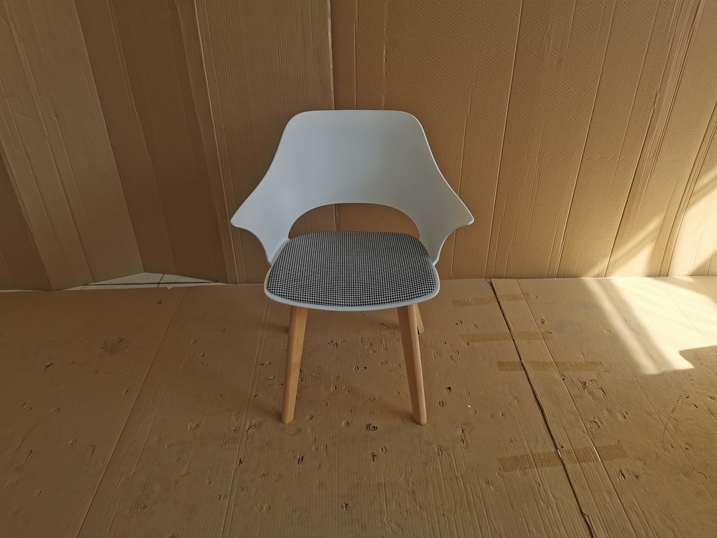 SILLA COMEDOR NEO  BLANCO Y PATA MADERA(52*60*78CM)