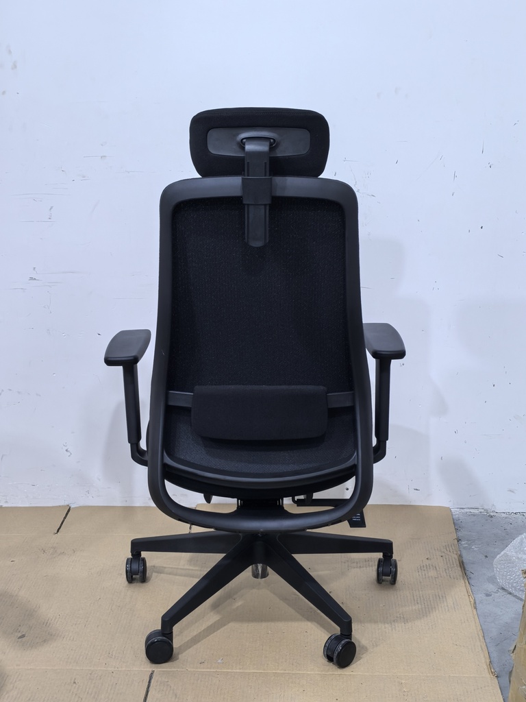 SILLA DE OFICINA EJECUTIVA CASSIAN CON CABECERA（TODA NEGRA）