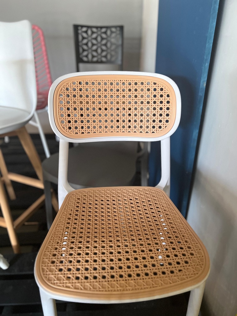 SILLA CROSS #2 COMEDOR SIN BRAZOS BLANCA CON AMARILLO